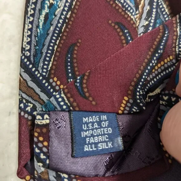 Men's Vintage 100% Italian Silk Tie - Burgandy Paisley Motif - Picture 4 of 11